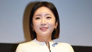 イ・ボミ、美脚のぞかせたミニスカ姿で米観光名所訪問　俳優の夫と満喫