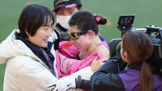 大阪国際女子マラソン直後に号泣の松田瑞生　母の「始まったやん」の言葉に「ガハハ」と笑顔