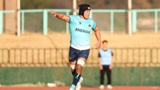 伸びた髪に絡む焦燥感を断ち切り、次へとつなぐ一歩目へ