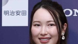 小祝さくらがハワイで海水浴　プロ仲間とともに海の中でひっくり返る動画も