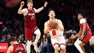 河村勇輝がブルズ・デビュー戦で3P2本で6得点…4Qに値千金の3Pとディフェンスで勝利に貢献