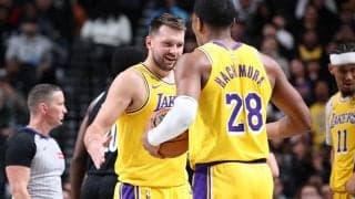 レイカーズがネッツに快勝で敵地8連戦終了…リーブスが戦列復帰、八村塁は5得点3リバウンド