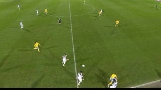 「まるでレヴァンドフスキ」20歳の日本代表FW、ギリギリ過ぎる“動き出し”が話題「本当に芸術的」VAR→オフサイド取り消しで今季9ゴール目！