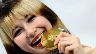 【フィギュア】引退、父亡命、超高学歴、歯茎ピアス「やるな、を実行が大事」奔放アリサの一生