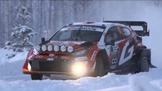 世界ラリー、日本人ドライバーが雪壁激突も“無傷で生還” 2位表彰台の裏であわや…魔のコーナーで危機一髪の瞬間