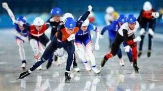 【スピードスケート】カナダの実力選手が転倒　解説の高木菜那さん「これがマススタートの怖さ」