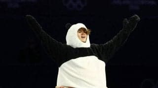 【五輪】男子王者のシャイドロフ、パンダの着ぐるみ姿で驚異の３回転トウループ！　ジャッキ-・チェンもパンダを持ってお出迎え