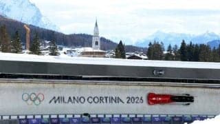 轟音で駆け抜ける氷上のF1　五輪の「遺産」はドロミテに残るか