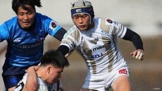 祝福の光の外で。基準を押し上げる男が迎えた静かなる節目