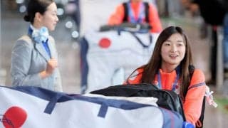 【五輪】日本選手団が成田空港に到着　フィギュアスケート最後の五輪・坂本花織は満面の笑み