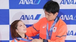 りくりゅう　お疲れ！？帰国後のレアショットに反響「あくび可愛い」「ゆっくり休んで」「どんな時も隣同士」