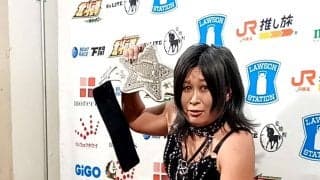 【スターダム】小波がワンダーＶ４、妃南の顔拓を手に「年末に日めくりカレンダーを発売したい」