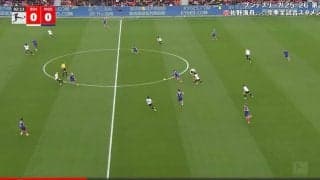 「ガチで上手い」佐野海舟、まさかの“一瞬の動き”「ドン引きやん」相手2人を置き去り→密集を切り裂くドリブル突破