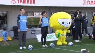 「モー娘にこんな可愛い子いたの？」17歳アイドルがJリーグ登場で脚光！弓桁朱琴の弾ける笑顔と“ふんわりキック”「眩しすぎる」「なぜかパネンカw」