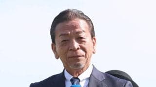 「とても楽しい調教師生活だった」土田師が惜別のメッセージ　中山で引退調教師へ花束贈呈セレモニー　