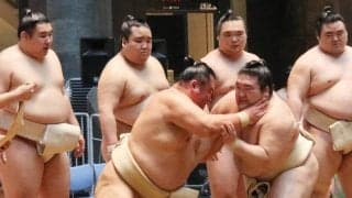 大相撲最多連続出場ギネス認定の４１歳・玉鷲がＪＲ大阪駅前での１２番は６勝６敗も「力は出した。年齢は考えず」