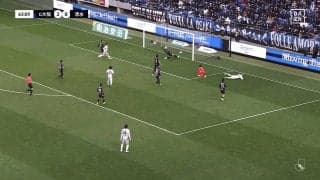 元日本代表DFが「もうGKなんよ」仰天の“神クリア”にSNS騒然！「月間ベストセーブ級やw」三浦弦太がG大阪を救った瞬間