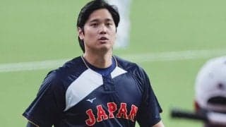 大谷翔平が少年に即席サイン会　京セラ大歓声…キャッチボール直後に“サプライズ”
