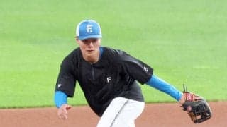 【日本ハム】右肘痛めた清宮幸太郎がエスコンでノック受ける　中旬のゲーム復帰に向け調整進める