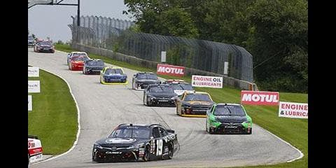 今週はエクスフィニティのみ開催。 ルーキーのマット・ティフトが惜しくも3位