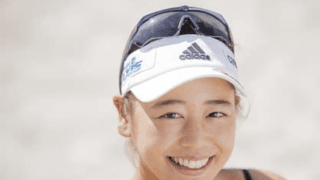 ビーチの妖精・坂口佳穂。昨季は新ペアで大躍進、その要因は？